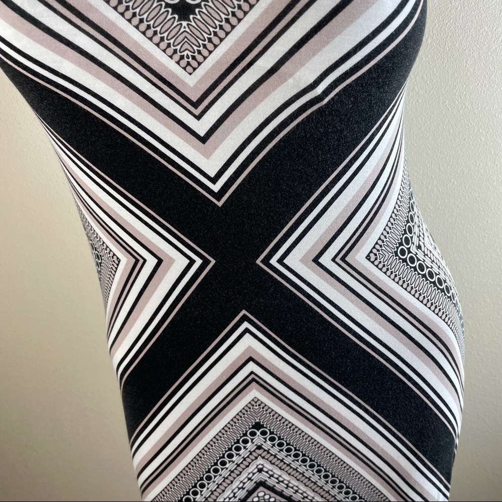 SOMA Geometric Print Sleeveless Maxi Dress in XS - Picture 11 of 12